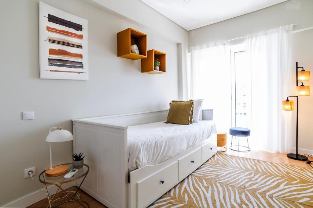 New - Luxury & Bright Apartment Lissabon Buitenkant foto